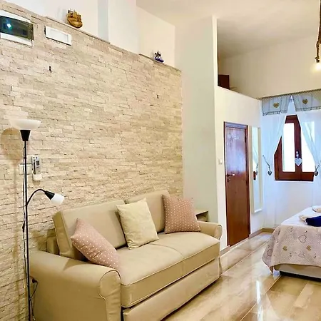 Cozy Flat By The Sea In The Old Town Appartamento